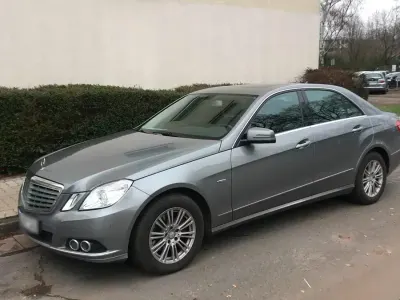 Gebraucht Mercedes E200 184 PS (135 kW) 2011 Grau Limousine