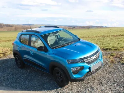 Usado Dacia Spring Essentiel 33 kW (45 CV) 2023 Azul Utilitario