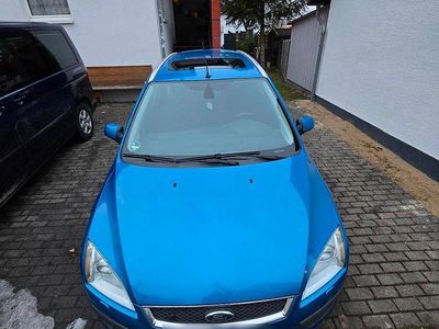 Gebraucht Ford Focus Ghia 125 PS (91 kW) 2006 Blau Kombi