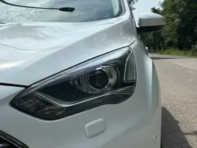 Gebraucht Ford C-MAX 125 PS (91 kW) 2018 Weiß Van / Kleinbus