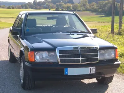 Gebraucht Mercedes 190 72 PS (52 kW) 1988 Blau Limousine