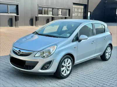 Gebraucht Opel Corsa Cosmo 70 PS (51 kW) 2013 Silber Kleinwagen