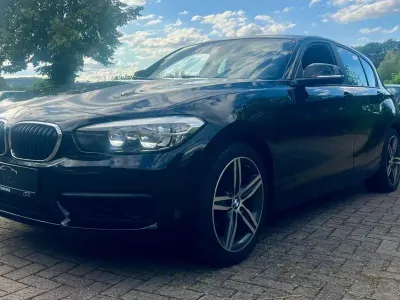 Gebraucht BMW 118 Sport Line 136 PS (100 kW) 2019 Schwarz Limousine