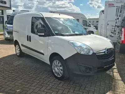 Gebraucht Opel Combo 95 PS (69 kW) 2018 Weiß Van / Kleinbus