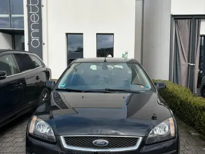 Używany Ford Focus 110 KM (80 kW) 2007 Czarny Kombi
