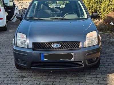 Second-hand Ford Fusion Ambiente 101 CP (74 kW) 2002 Gri Hatchback