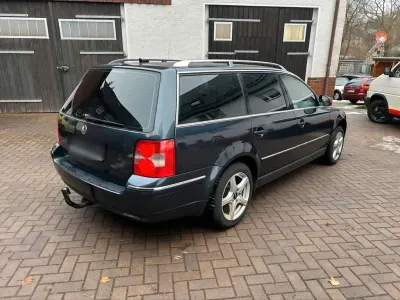 Gebraucht VW Passat Highline 163 PS (119 kW) 2004 Blau Kombi