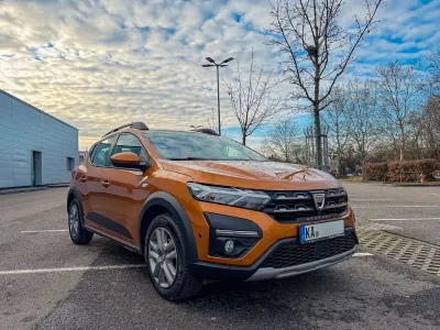 Gebraucht Dacia Sandero Comfort 101 PS (74 kW) 2021 Orange Limousine