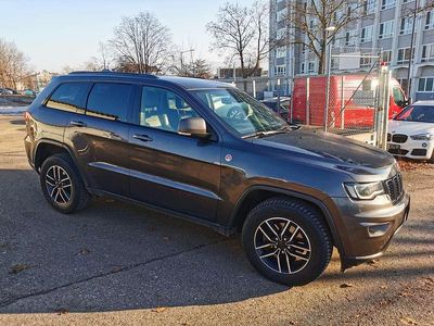 Granite crystal met Gebraucht 2019 Jeep Grand Cherokee Trailhawk SUV | 21.950 €