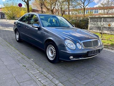 Mercedes E200