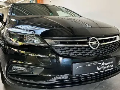 Gebraucht Opel Astra 105 PS (77 kW) 2017 Schwarz Limousine