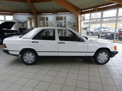 Usata Mercedes 190 72 CV (52 kW) 1985 Bianco Berlina