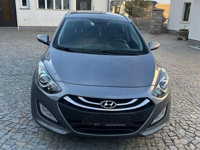 Gebraucht Hyundai i30 Classic 99 PS (72 kW) 2012 Grau Kombi
