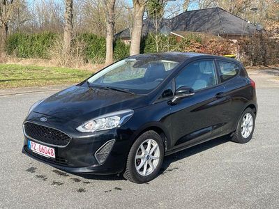 Second-hand Ford Fiesta Trend 71 CP (52 kW) 2017 Negru Hatchback