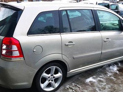 Gebraucht Opel Zafira 125 PS (91 kW) 2008 Silber Van / Kleinbus