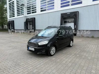 Gebraucht Ford Tourneo Courier Titanium 101 PS (74 kW) 2016 Schwarz Van / Kleinbus