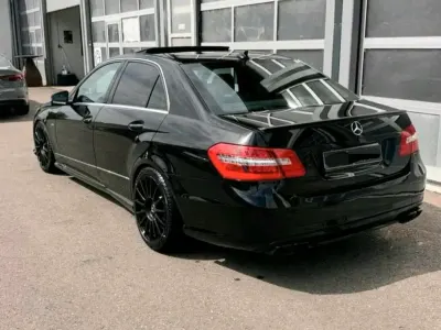 Gebraucht Mercedes E300 AMG 204 PS (150 kW) 2010 Schwarz Limousine