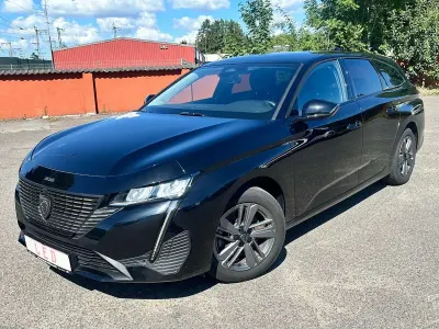 Gebraucht Peugeot 308 Allure 131 PS (96 kW) 2024 Schwarz perla nera Kombi