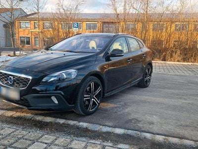 Gebraucht Volvo V40 114 PS (83 kW) 2013 Schwarz Kleinwagen