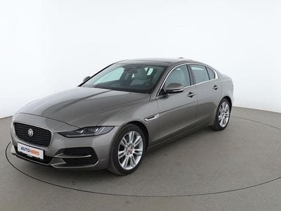 Używany Jaguar XE 301 KM (221 kW) 2021 Szary Sedan/Limuzyna