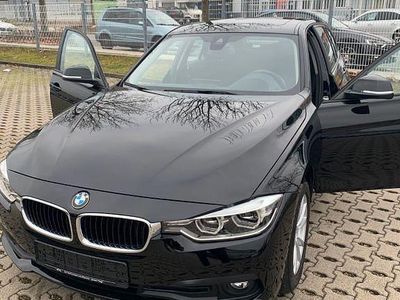 Gebraucht BMW 320 Advantage 190 PS (139 kW) 2018 Schwarz Kombi