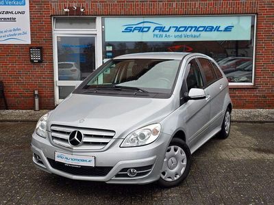 Gebraucht Mercedes B180 116 PS (85 kW) 2011 Silber Van / Kleinbus