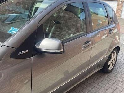 Gebraucht Mercedes A180 116 PS (85 kW) 2011 Grau Limousine