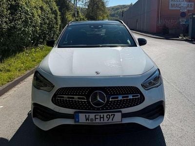 Gebraucht Mercedes GLA200 AMG line 163 PS (119 kW) 2020 Weiß SUV