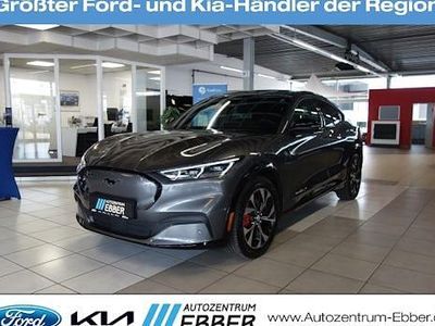 Grau Gebraucht 2023 Ford Mustang Mach-E Extended Range SUV | 35.972 € (Guter Preis)
