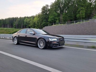 Audi S8