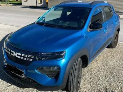 Brugt Dacia Spring Essentiel 33 kW (45 HK) 2022 Blå Hatchback