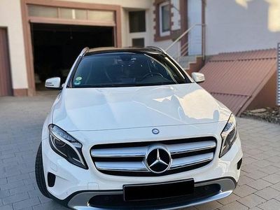 Gebraucht Mercedes GLA200 136 PS (100 kW) 2014 Weiß SUV