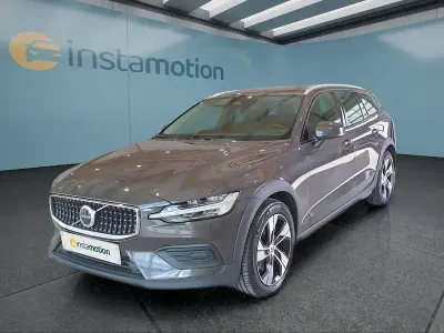 Gebraucht Volvo V60 CC 197 PS (144 kW) 2023 Grau Kombi