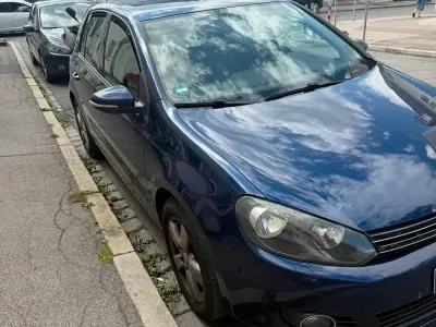 Gebraucht VW Golf VI 105 PS (77 kW) 2010 Blau Limousine