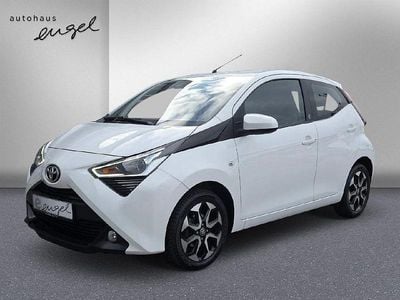 Second-hand Toyota Aygo X-play 72 CP (52 kW) 2021 Alb Hatchback
