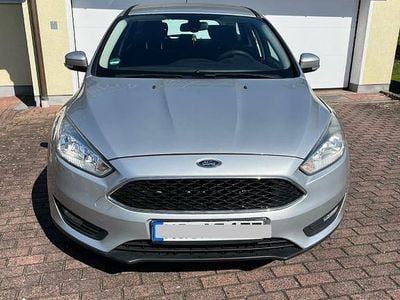 Second-hand Ford Focus Trend 120 CP (88 kW) 2015 Argintiu Berlinǎ