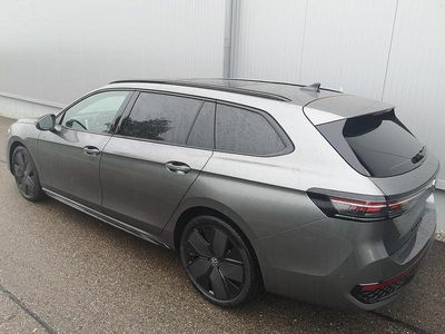 Neu VW Passat R-line 220 PS (161 kW) 2025 Diabasgrau metallic Kombi