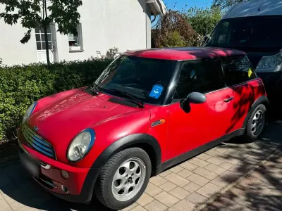 Używany Mini ONE 90 KM (66 kW) 2005 Czerwony Hatchback