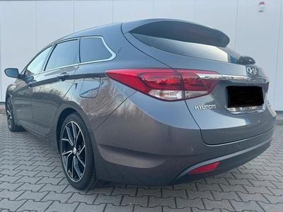 Gebraucht Hyundai i40 136 PS (100 kW) 2019 Grau Kombi