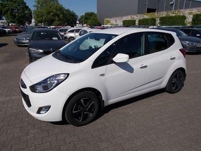Gebraucht Hyundai ix20 90 PS (66 kW) 2014 Weiß Kleinwagen