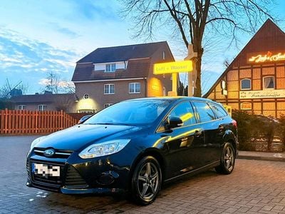 Schwarz Gebraucht 2013 Ford Focus Kombi | 2.989 € (Fairer Preis)