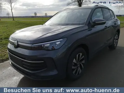 Neu VW Tiguan Life 150 PS (110 kW) 2026 Delfingrau metallic SUV