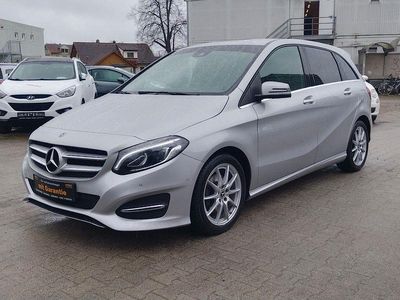Gebraucht Mercedes B200 156 PS (114 kW) 2017 Silber Van / Kleinbus