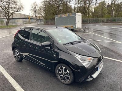 Gebraucht Toyota Aygo x-sky 72 PS (52 kW) 2021 Schwarz Kleinwagen