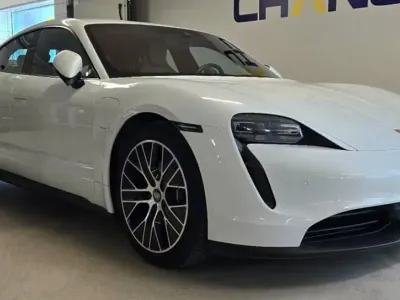 Gebraucht Porsche Taycan Basis 350 kW (476 PS) 2022 Carraraweiß Limousine