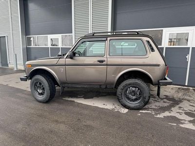 Gebraucht Lada niva 83 PS (61 kW) 2022 Bronze SUV