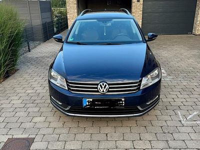 Gebraucht VW Passat 150 PS (110 kW) 2011 Blau Kombi
