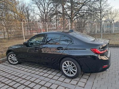 Gebraucht BMW 318 Sport Line 156 PS (114 kW) 2022 Schwarz Limousine