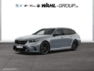 Nouă BMW M5 Shadowline 727 CP (534 kW) 2026 Gri Break