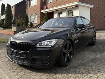 Usado BMW 750 M Sport 381 HP (280 kW) 2012 Preto Sedan